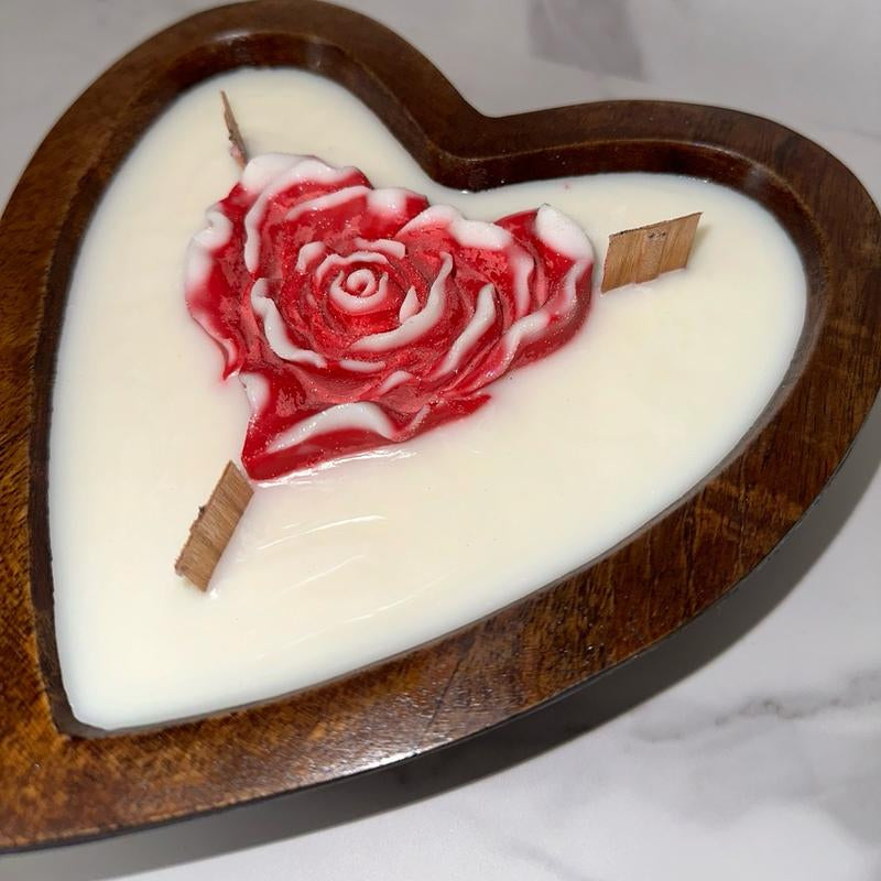 Bleeding Heart Candle – Hand-Carved Heart-Shaped Soy Candle with Wooden Wick & Love Spell Scent | Bleeding Wax Reveal