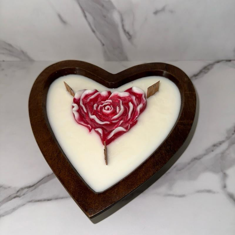 Bleeding Heart Candle – Hand-Carved Heart-Shaped Soy Candle with Wooden Wick & Love Spell Scent | Bleeding Wax Reveal